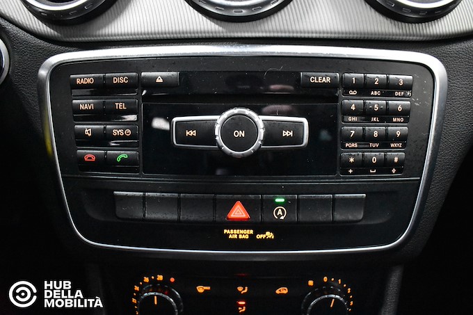 MERCEDES-BENZ GLA 180 CDI Sport